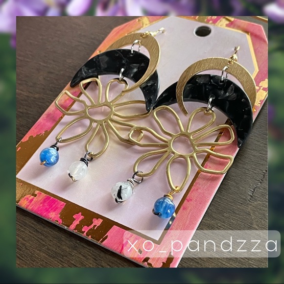 Queen of the Night🌿 | OOAK handmade earrings🌟 - Picture 3 of 3